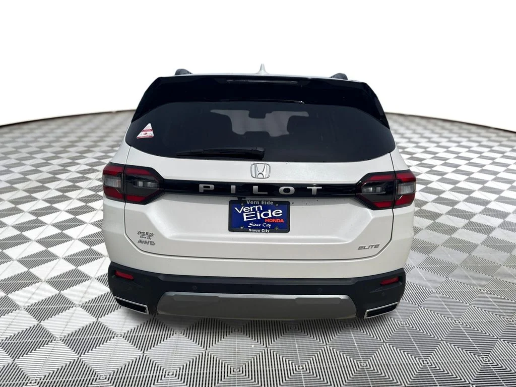 New 2026 Platinum White Pearl Honda AWD Elite image 4
