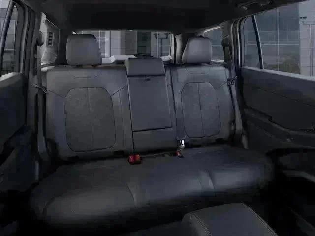 New 2026 Bright White Clear-Coat Exterior Paint Jeep Overland image 39