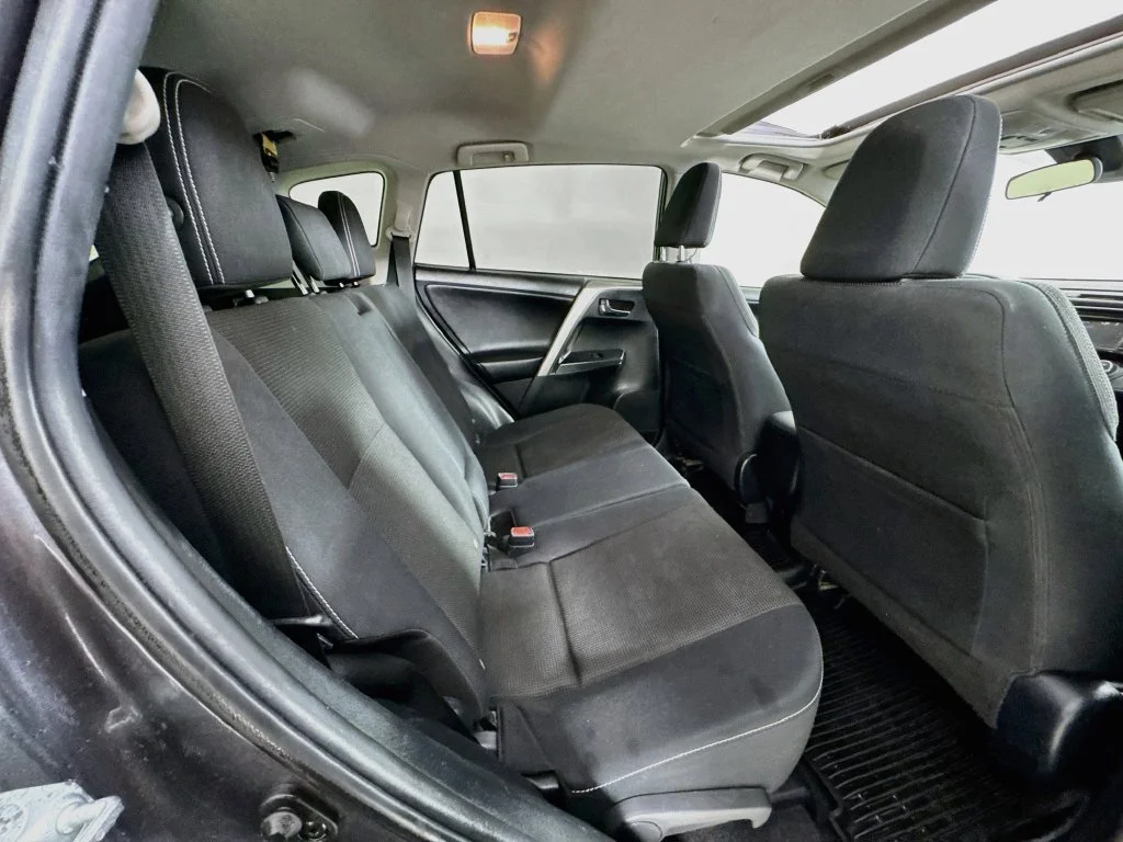 Used 2017 Gray Toyota XLE image 31