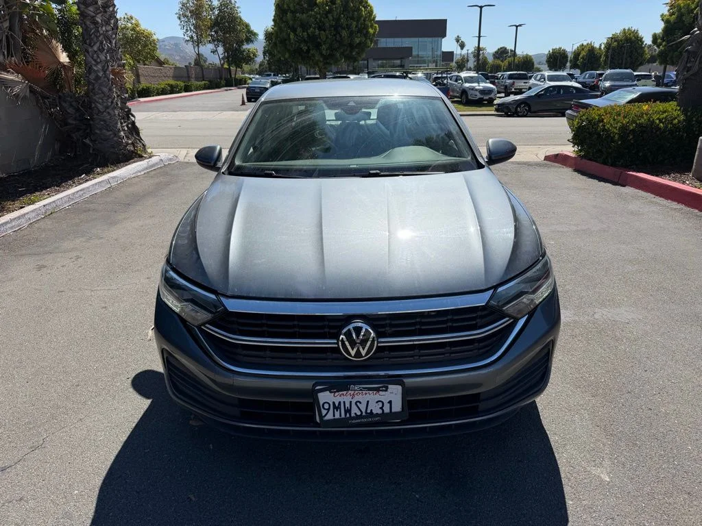 Used 2024 Gray Volkswagen 1.5T SE image 2