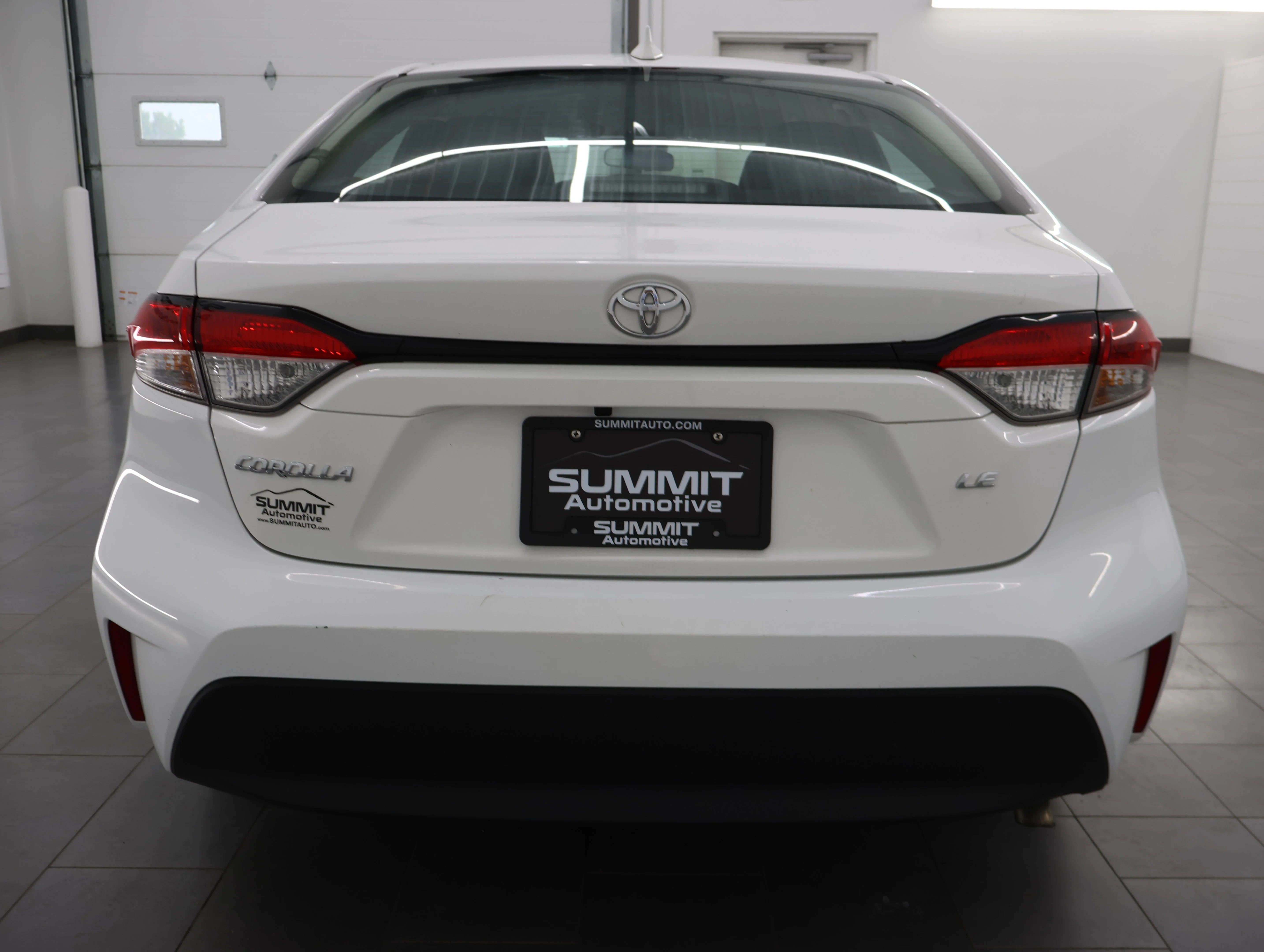 Used 2024 Ice Cap Toyota LE image 25