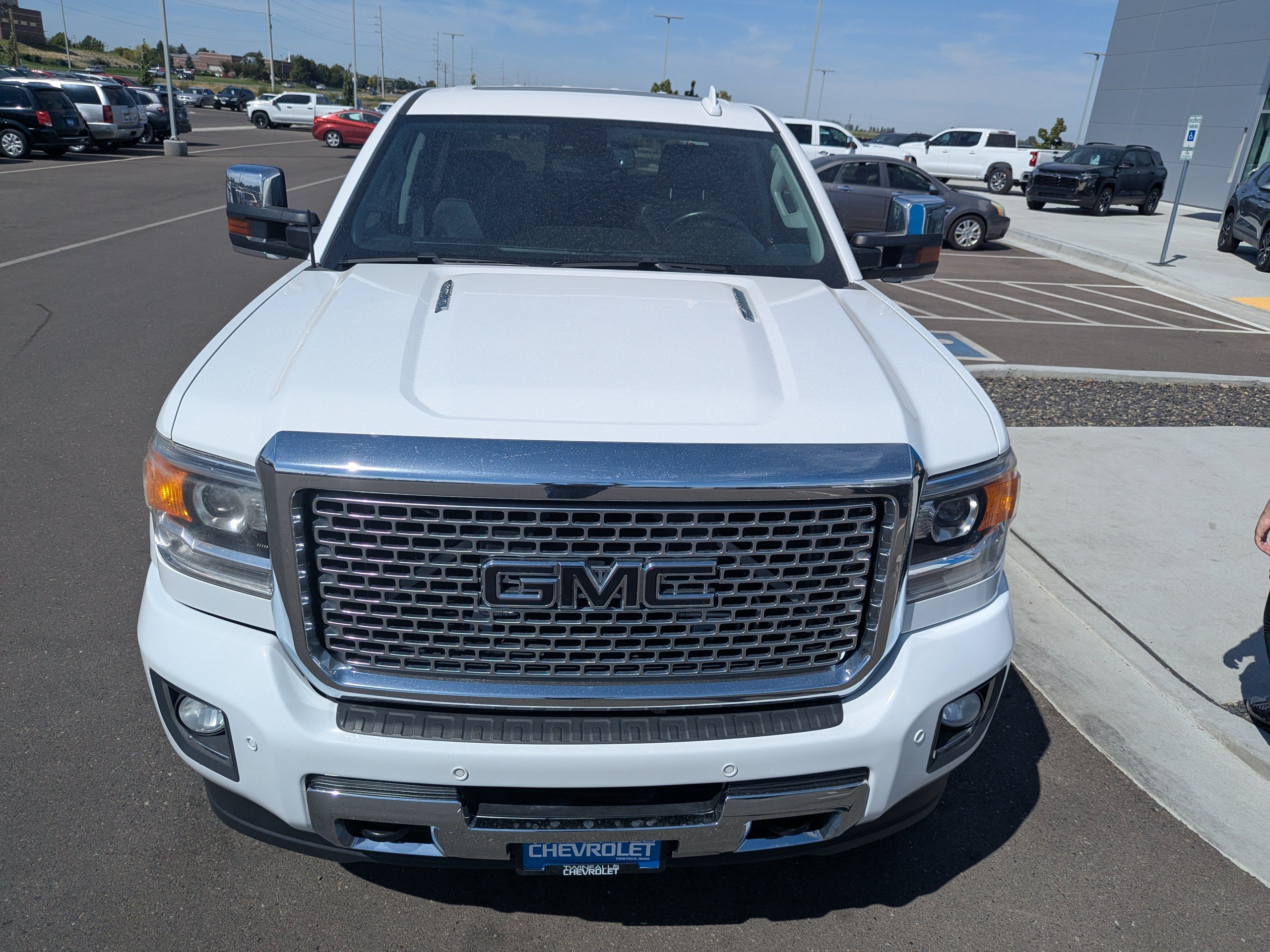 Used 2015 SUMMIT WHITE GMC Denali image 6