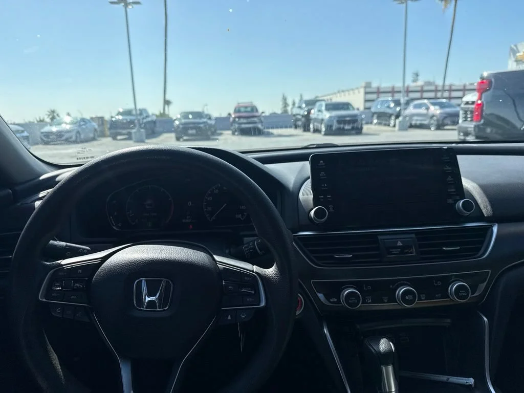Used 2021  Honda LX image 10