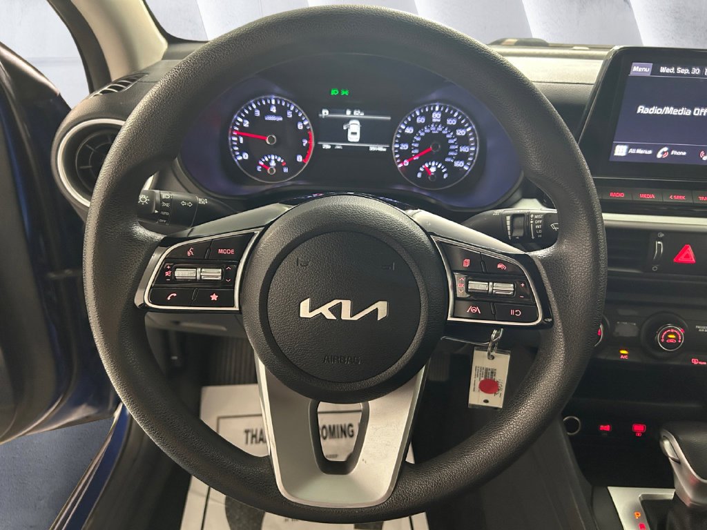 Used 2024 Blue Kia LXS image 9