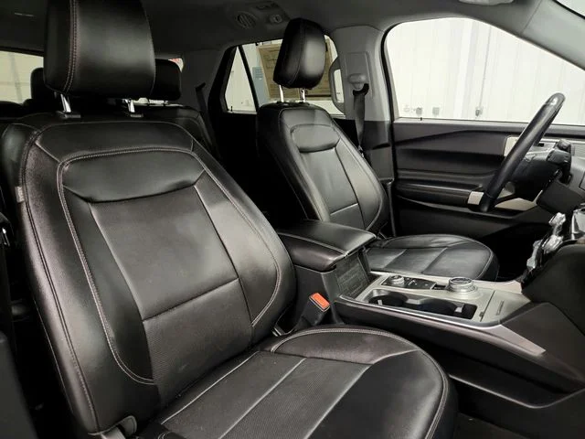 Used 2021 Black Ford Limited image 37