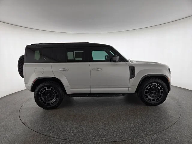New 2026 Borasco Grey Land Rover OCTA image 6