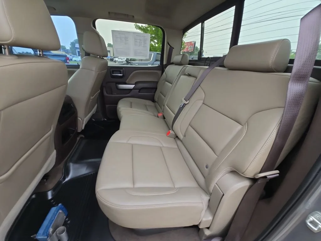 Used 2017 PEPPERDUST METALLIC Chevrolet LTZ image 22