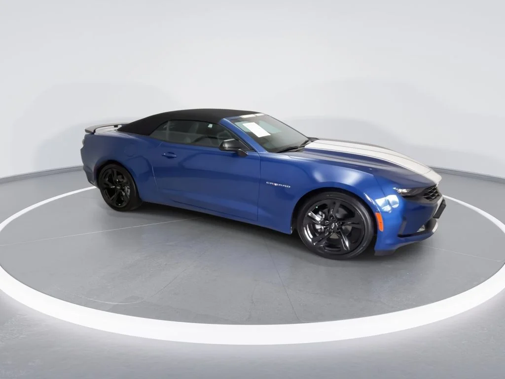 Used 2023 Blue Chevrolet 3LT image 2