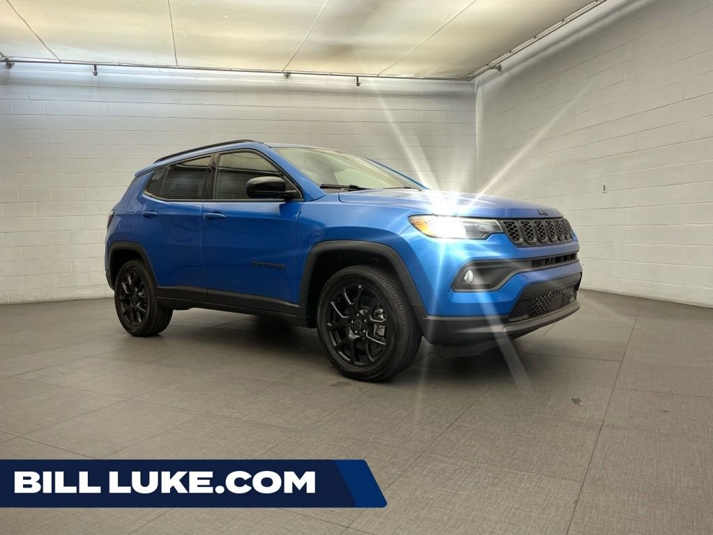 New 2026 Hydro Blue Pearl-Coat Exterior Paint Jeep Latitude image 1