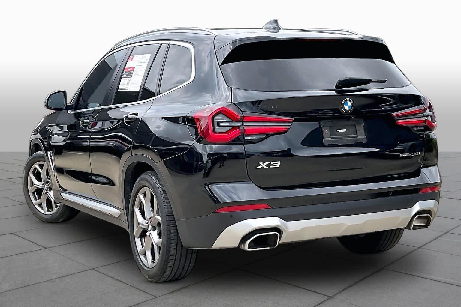 Used 2022 Black Sapphire Metallic BMW sDrive30i image 12