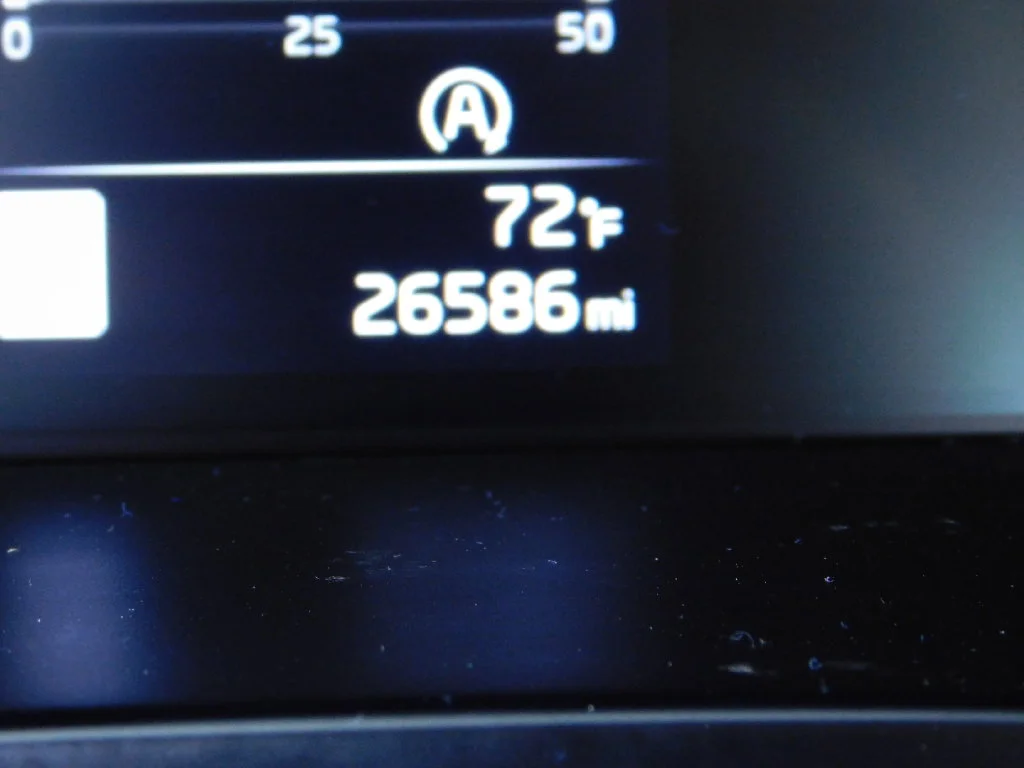 Used 2025 White Kia LX image 31