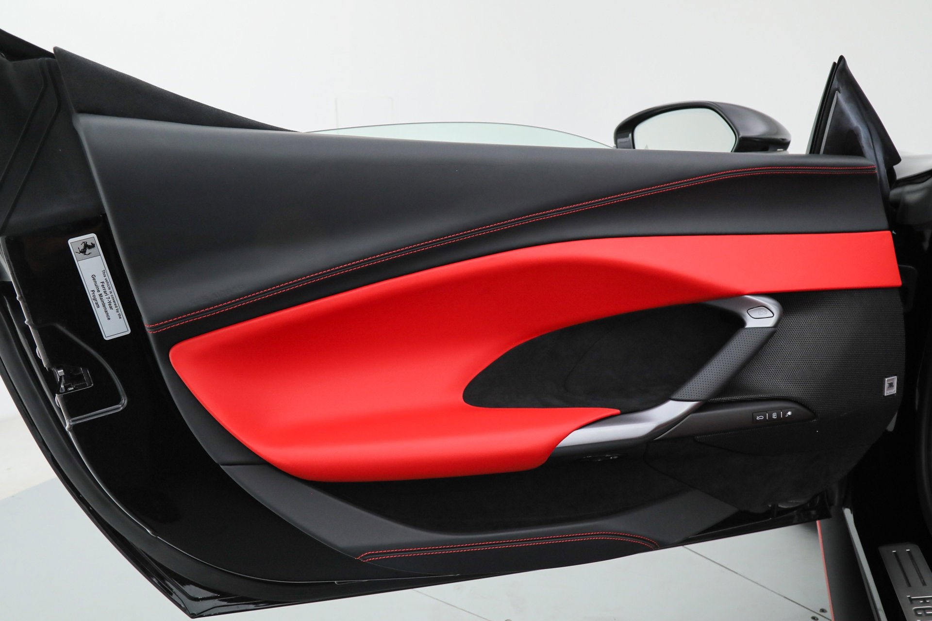 Certified Used 2025 Nero Ferrari  image 43