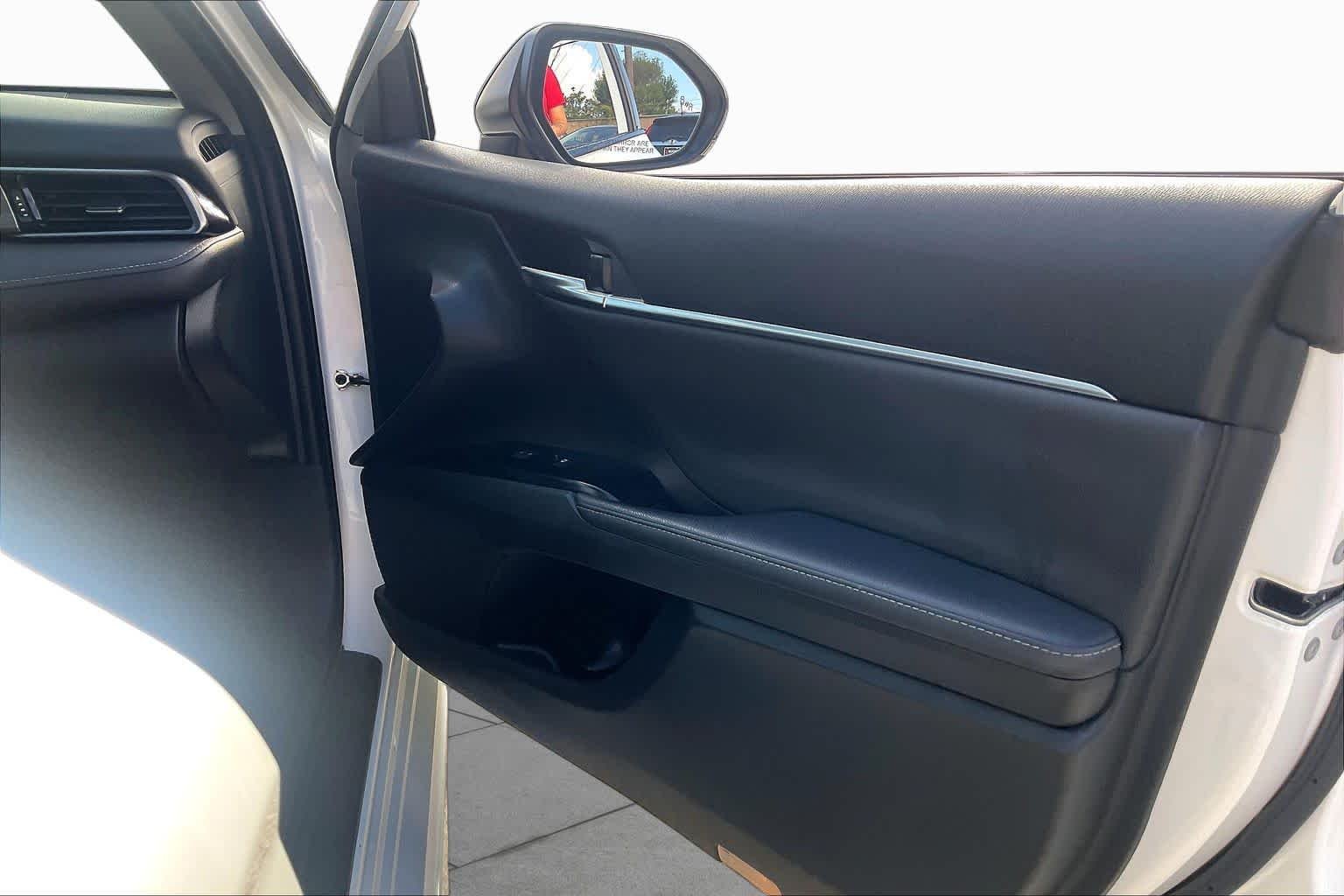 Used 2020 Wind Chill Pearl/Midnight Black Metallic Toyota XSE V6 image 20