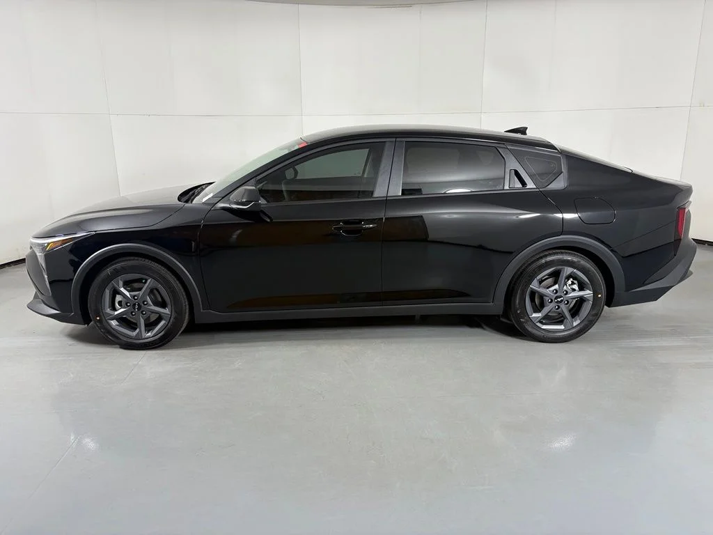 New 2026 Deep Sea Blue Kia LXS image 5