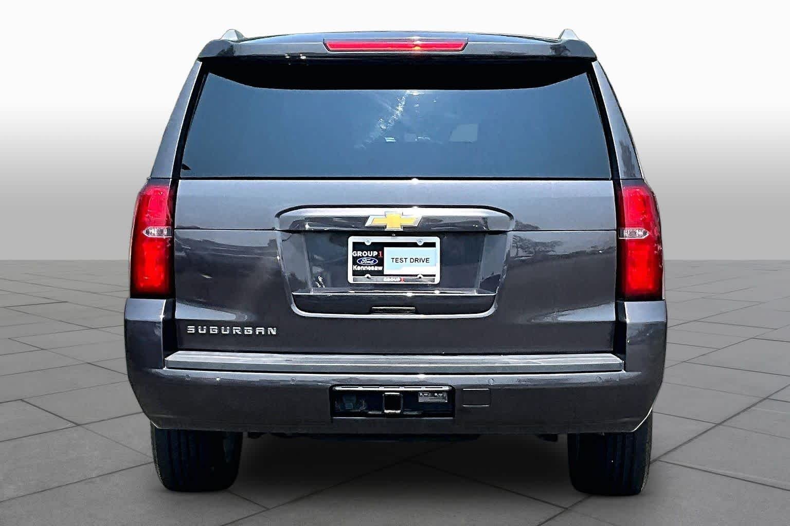 Pre-Owned 2017 Chevrolet Suburban LT