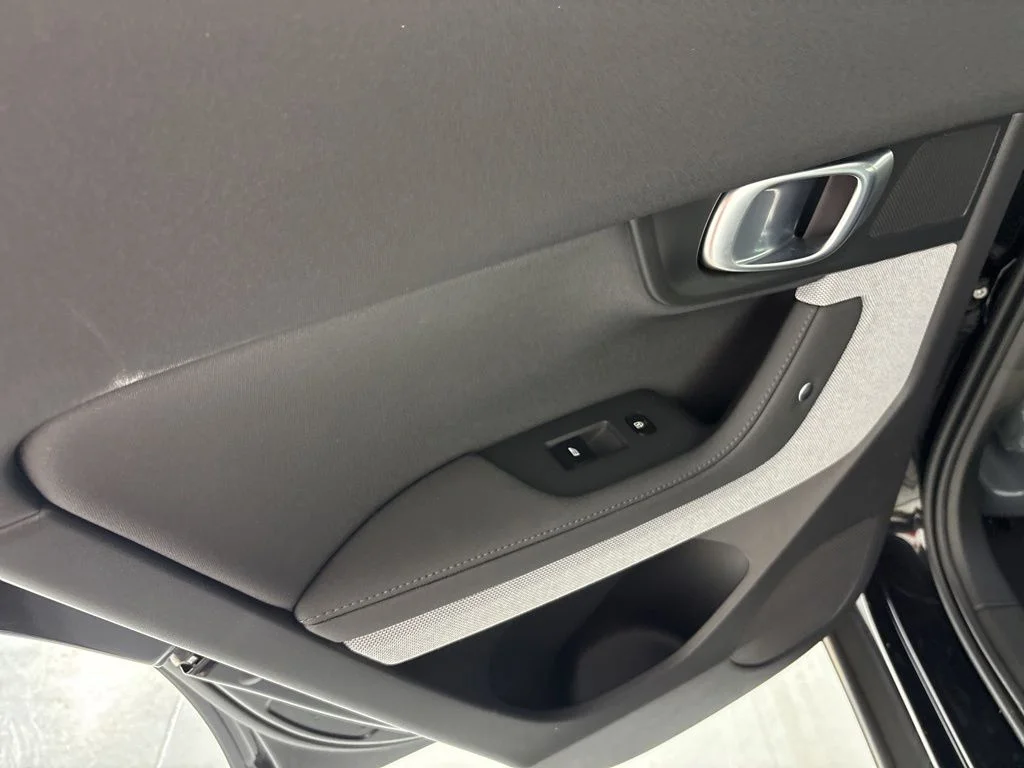 Used 2024 Space Metallic Polestar Long Range Dual Motor image 22