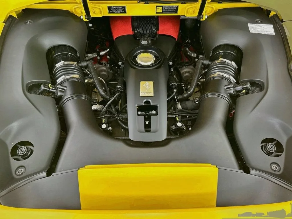 Used 2022 Giallo Modena Ferrari  image 30