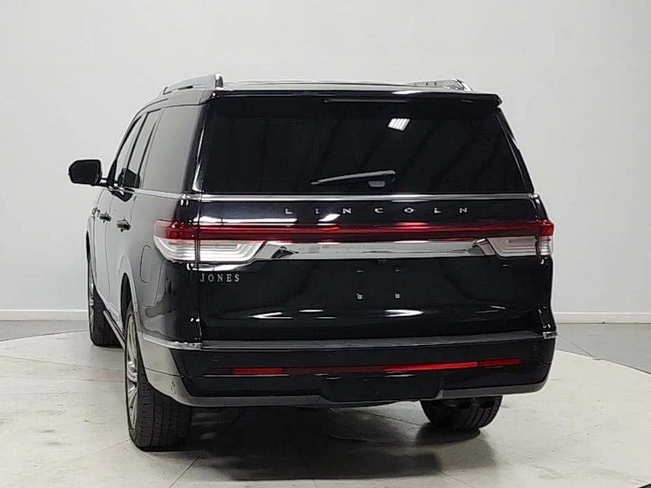 Used 2024 Infinite Black Metallic Lincoln Reserve image 6