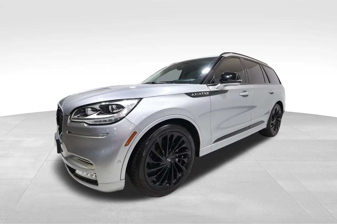 Used 2022 Silver Lincoln Reserve image 8