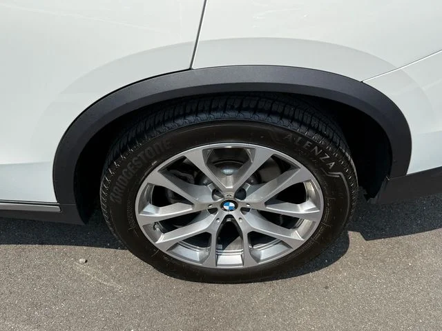 Used 2026 Alpine White BMW xDrive40i image 12