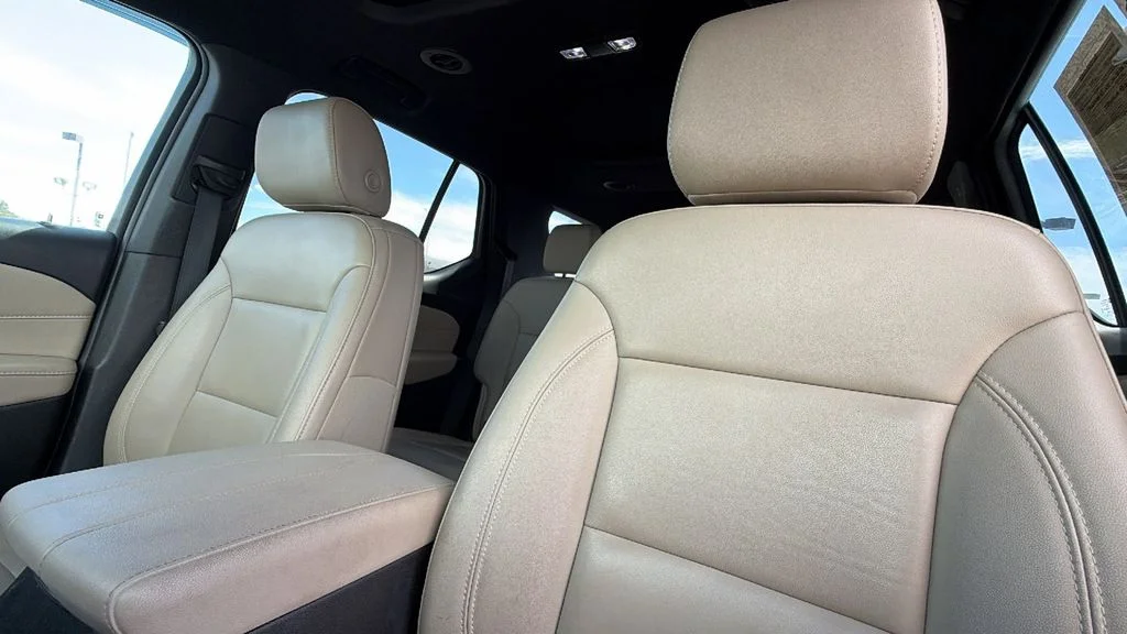 Used 2023 Summit White Chevrolet LT Leather image 11