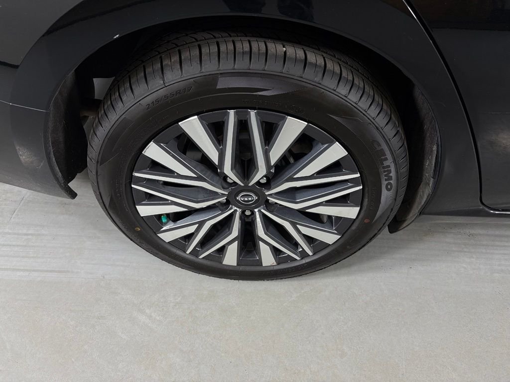 Used 2024 Black Nissan 2.5 SV image 10