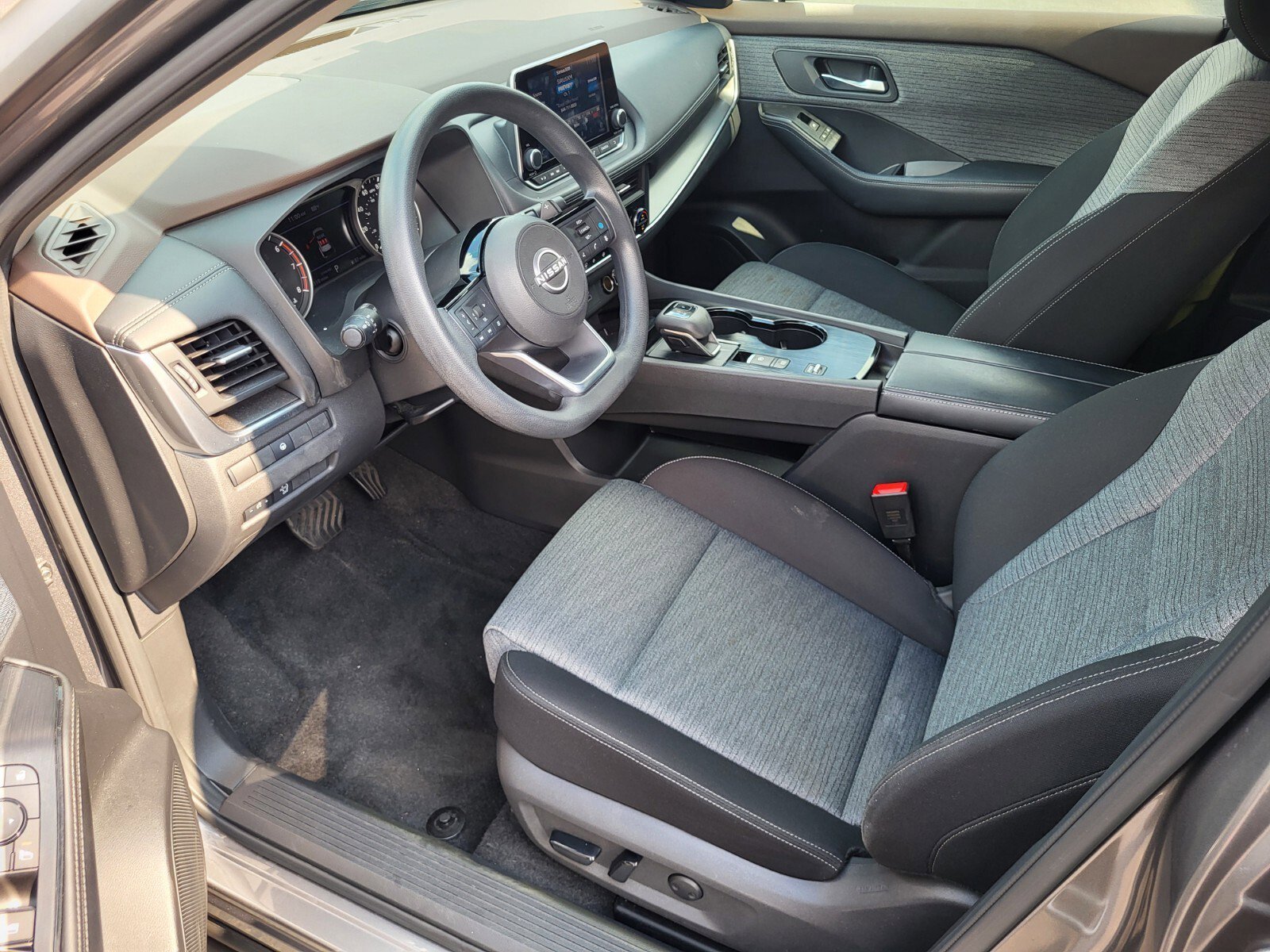 Used 2023 Gun Metallic Nissan SV image 20
