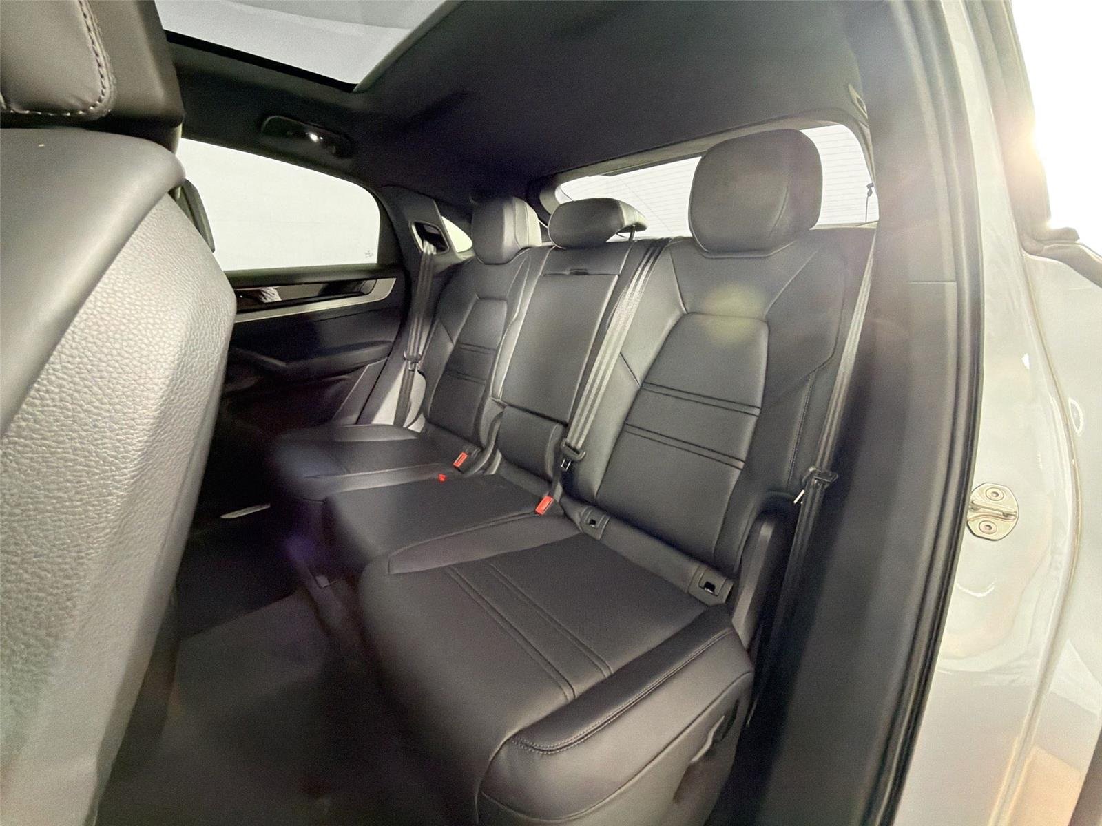 2025 Porsche Cayenne Coup Base - Photo 26
