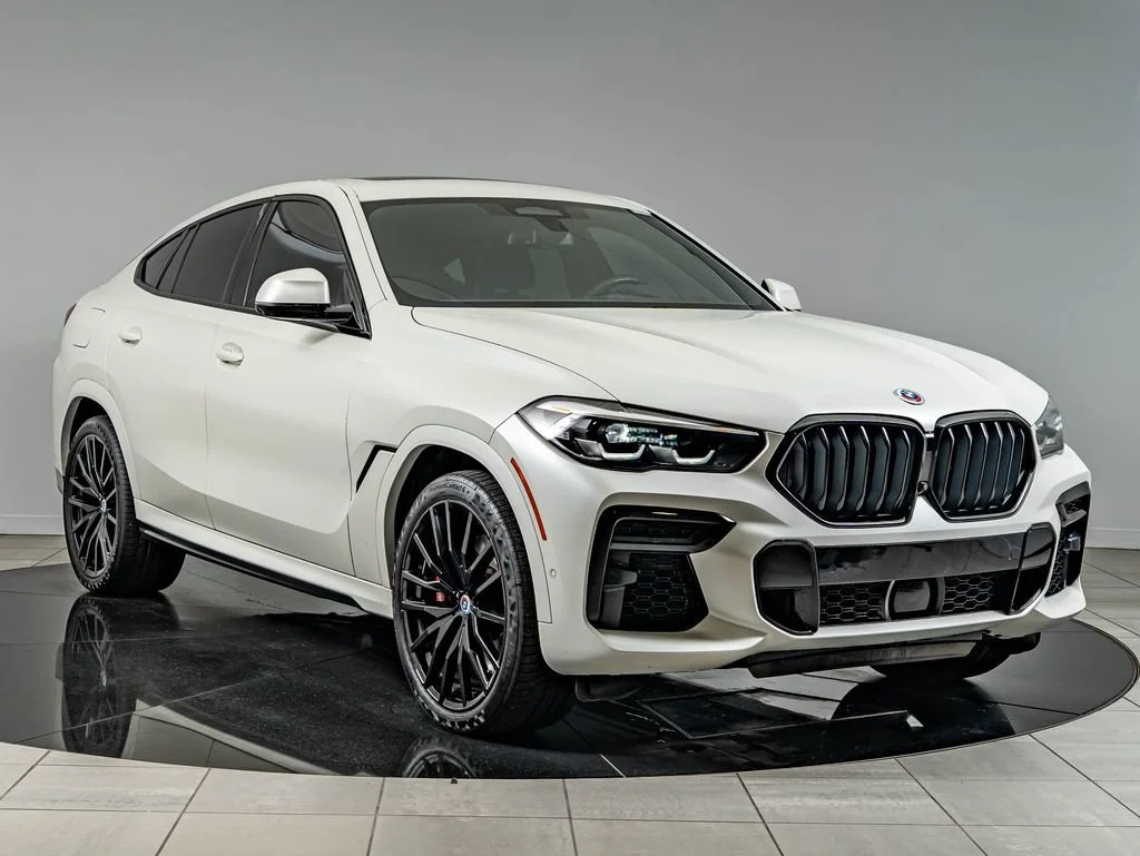 Used 2023 Frozen Brilliant White Metallic BMW M50i image 3