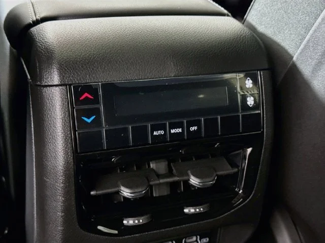 New 2027 White/off-white Jeep Laredo X image 25
