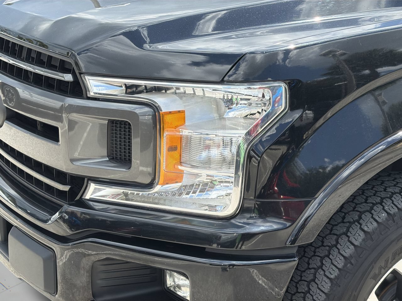 Used 2018 Shadow Black Ford XLT image 6