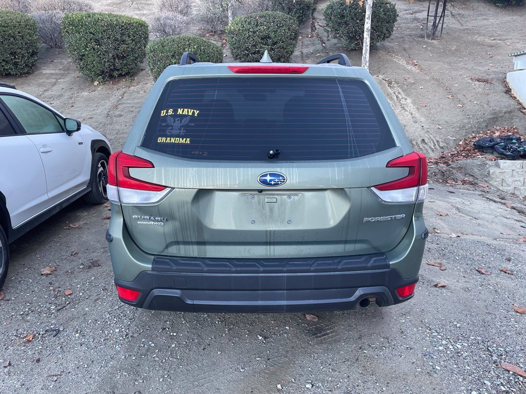 Used 2020 Jasper Green Metallic Subaru Base image 6