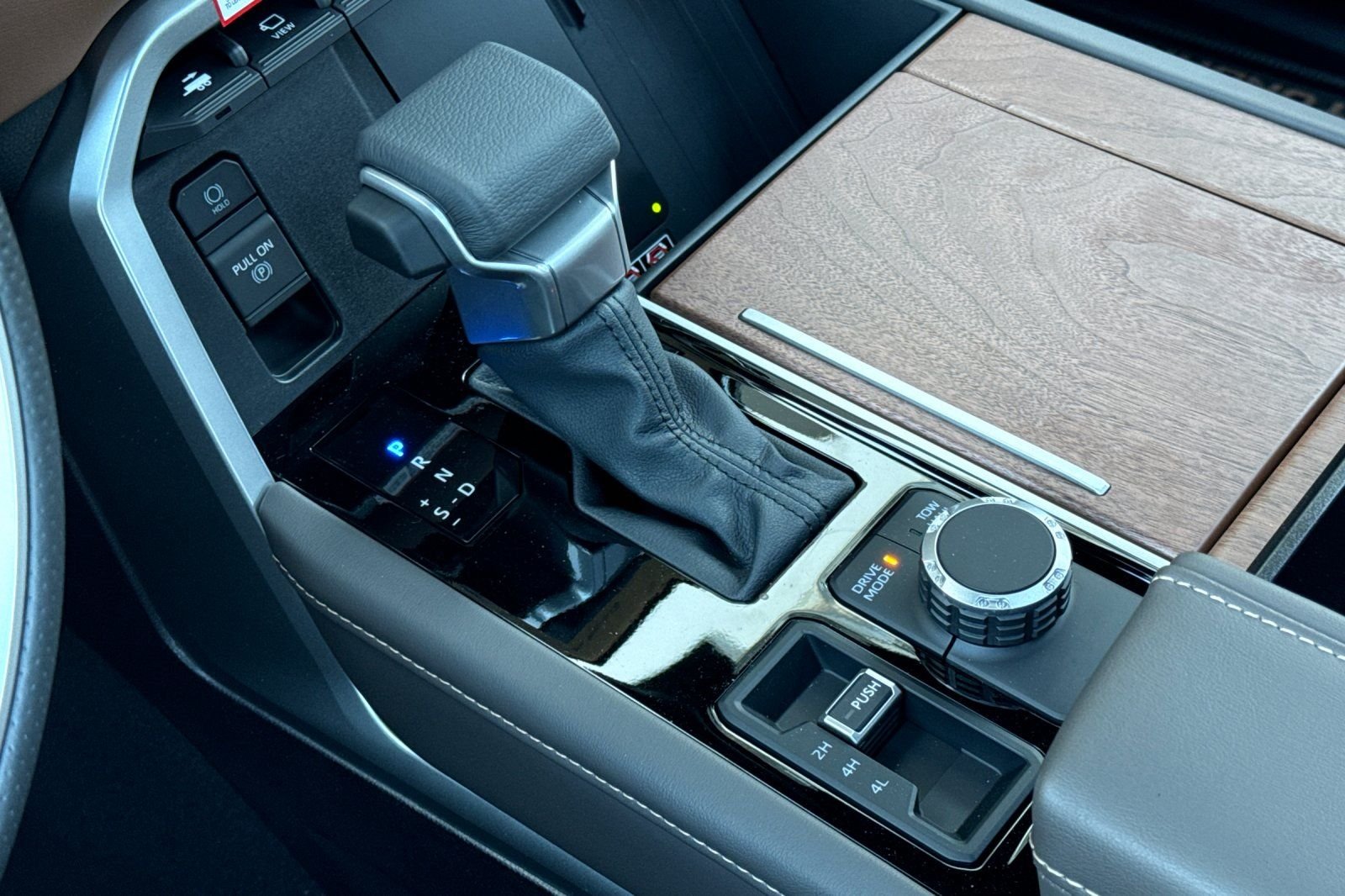 2025 Toyota Tundra 1794 Edition - Photo 23