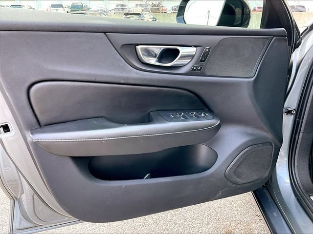 Used 2021 Gray Metallic Volvo T5 Momentum image 9