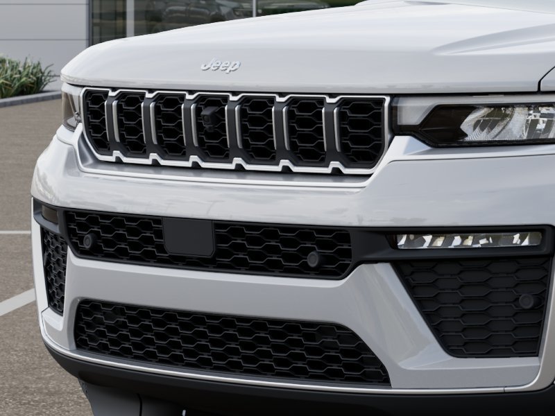 New 2026 Bright White Clear-Coat Exterior Paint Jeep Limited image 41