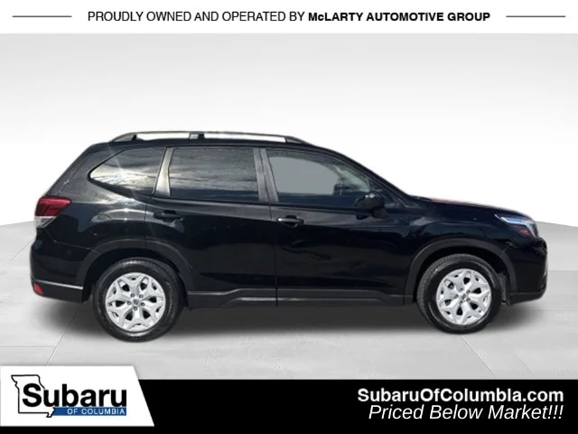 Used 2021 Black Subaru Base image 7