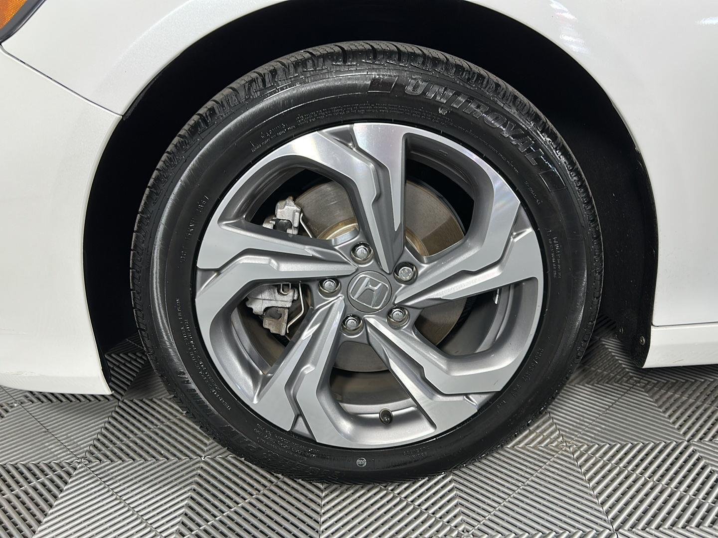Used 2020 Platinum White Pearl Honda EX-L image 7