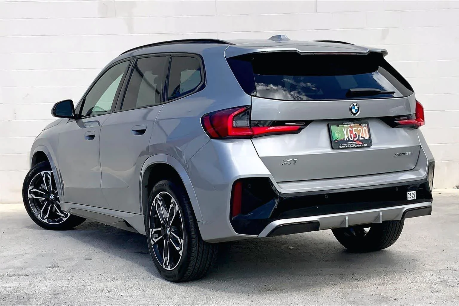 Used 2023 Sil/silver BMW xDrive28i image 4