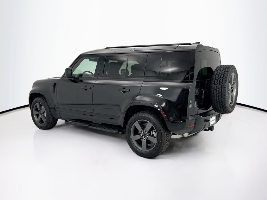 New 2026 Santorini Black Land Rover X-Dynamic SE image 7