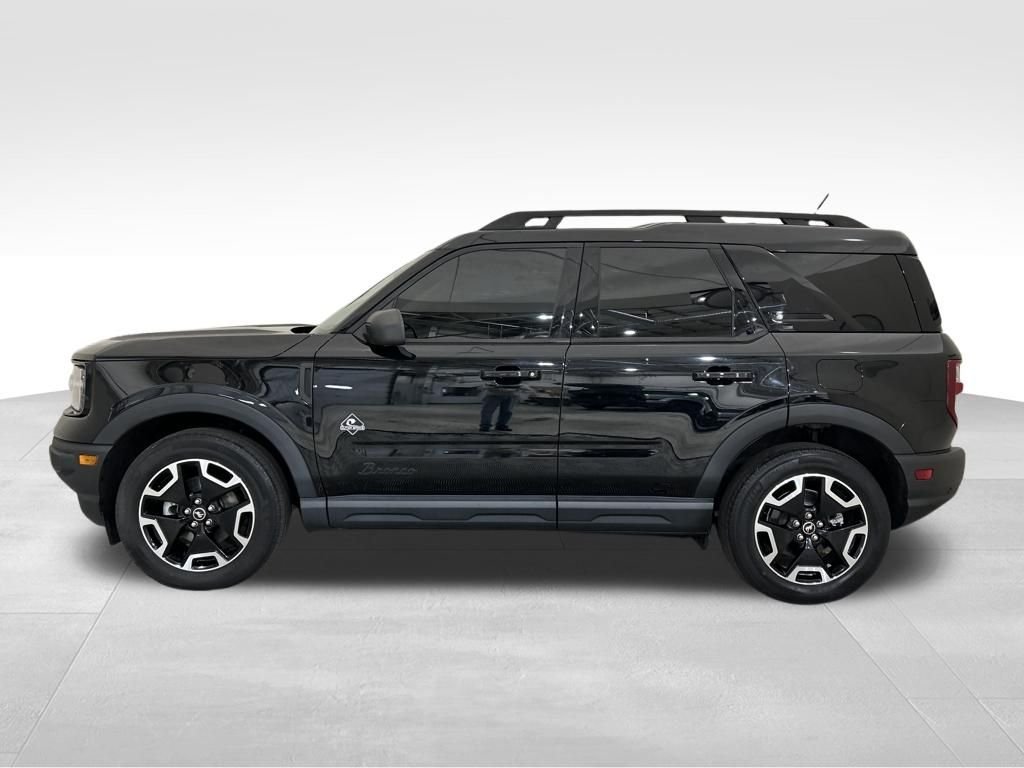 Used 2023 Black Ford Outer Banks image 2