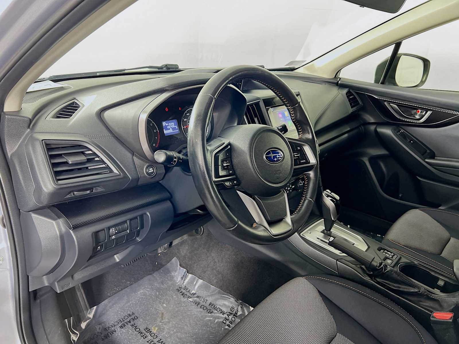 Used 2018 Ice Silver Metallic Subaru Premium image 9