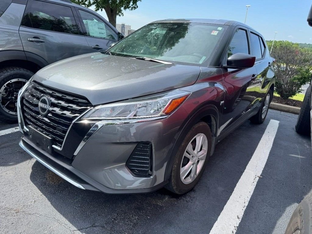 Used 2024 Gray Nissan S image 3