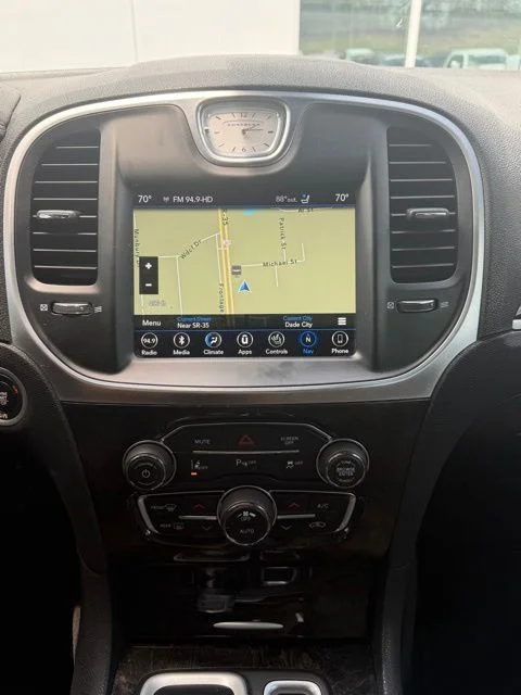 Used 2018 White Chrysler Limited image 5
