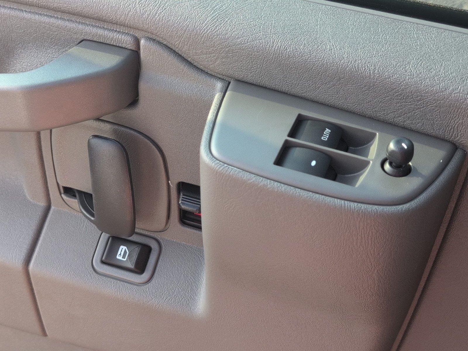 New 2026 Summit White GMC Work Van image 18