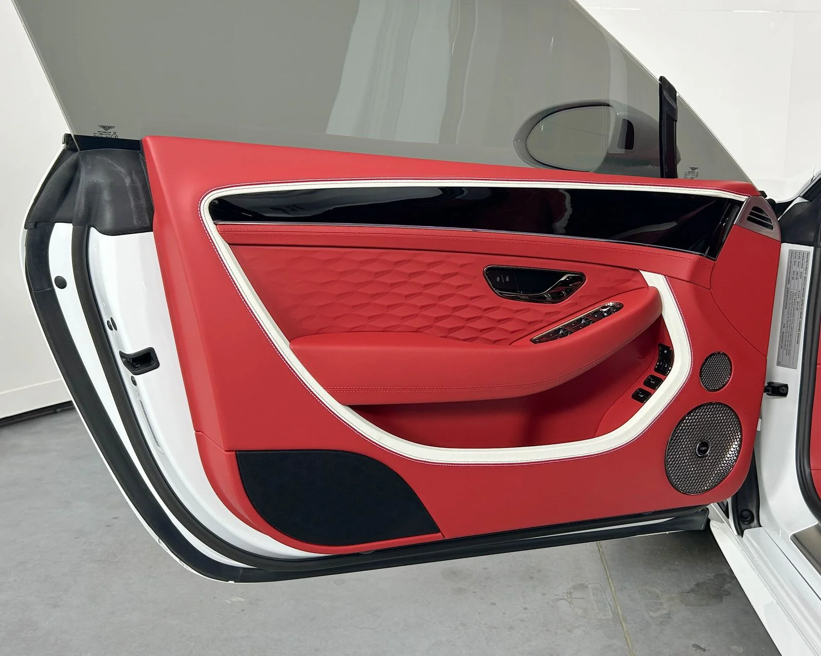 New 2026  Bentley GTC image 12