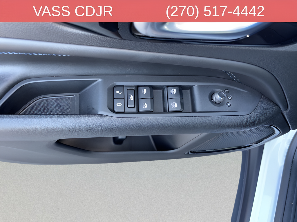 Certified Used 2026 White/off-white Jeep Latitude image 11