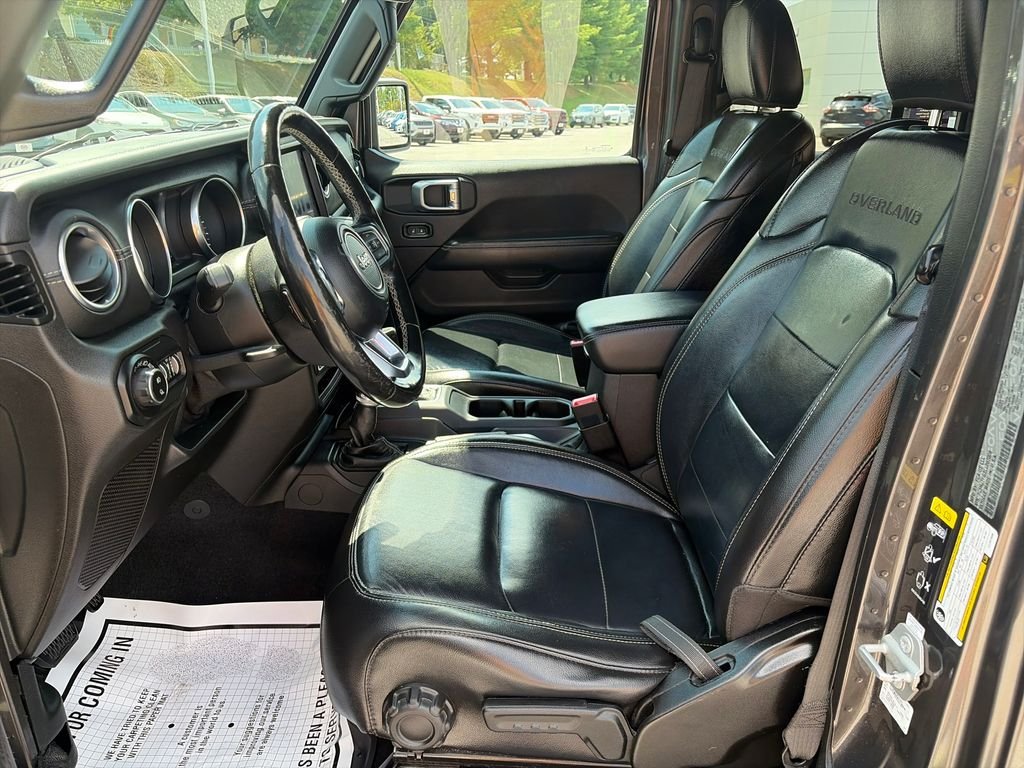 Used 2020 Crystal Metallic Jeep Overland image 10