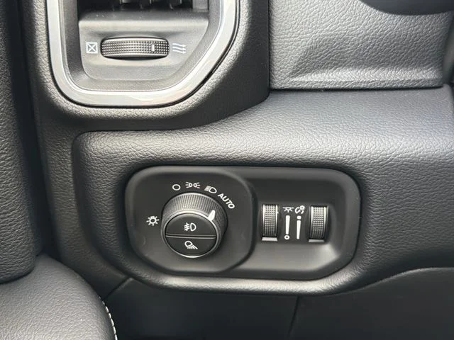 New 2026 Ceramic Gray Clear-Coat Exterior Paint RAM Laramie image 26