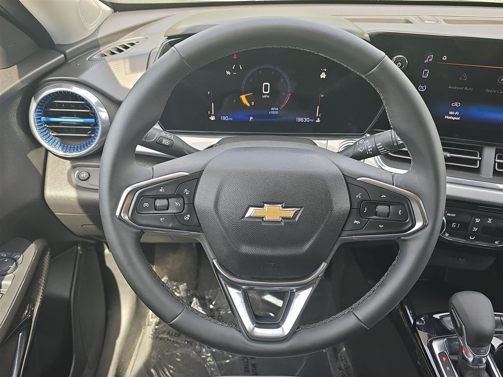 Used 2025 Gray Chevrolet LT image 15