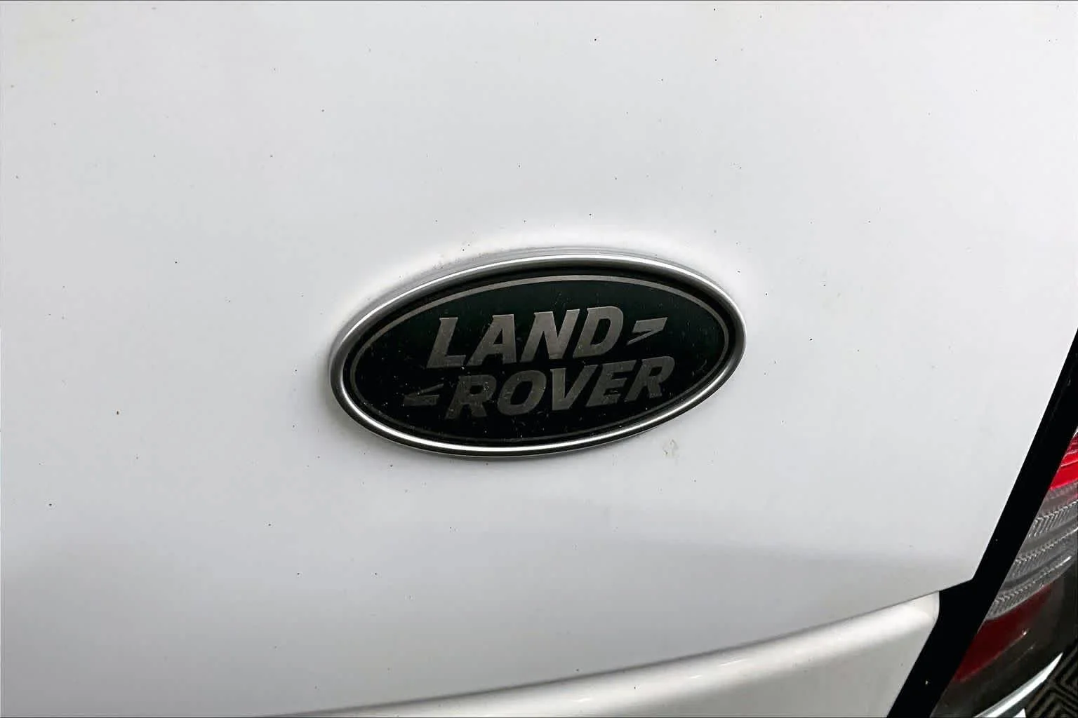Used 2016 Fuji White Land Rover Supercharged image 31